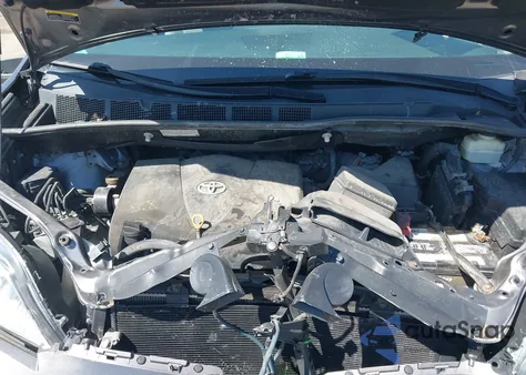 2018 Toyota Sienna Xle Premium 8 Passenger from USA, damaged, VIN 5TDYZ3DC4JS963223